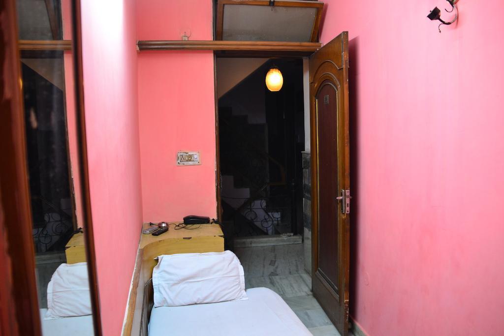Yes Please Guest House Neu-Delhi Zimmer foto